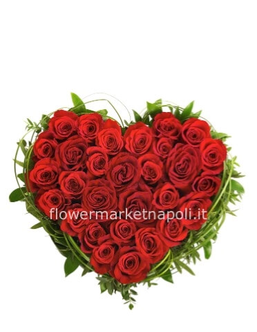 Cuore di rose colore rosso